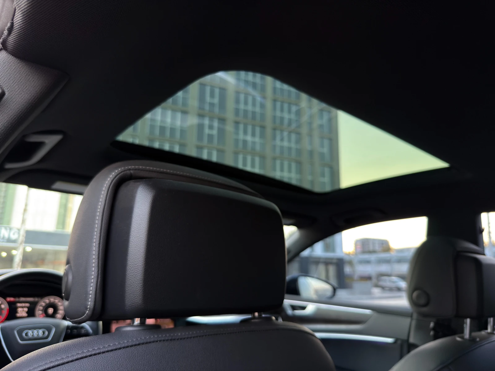 Audi A7 S-LINE* HUD* MATRIX* ОБДУХ* ДИСТ* 360* ПАНО* ВАКУУ, снимка 13 - Автомобили и джипове - 56041137