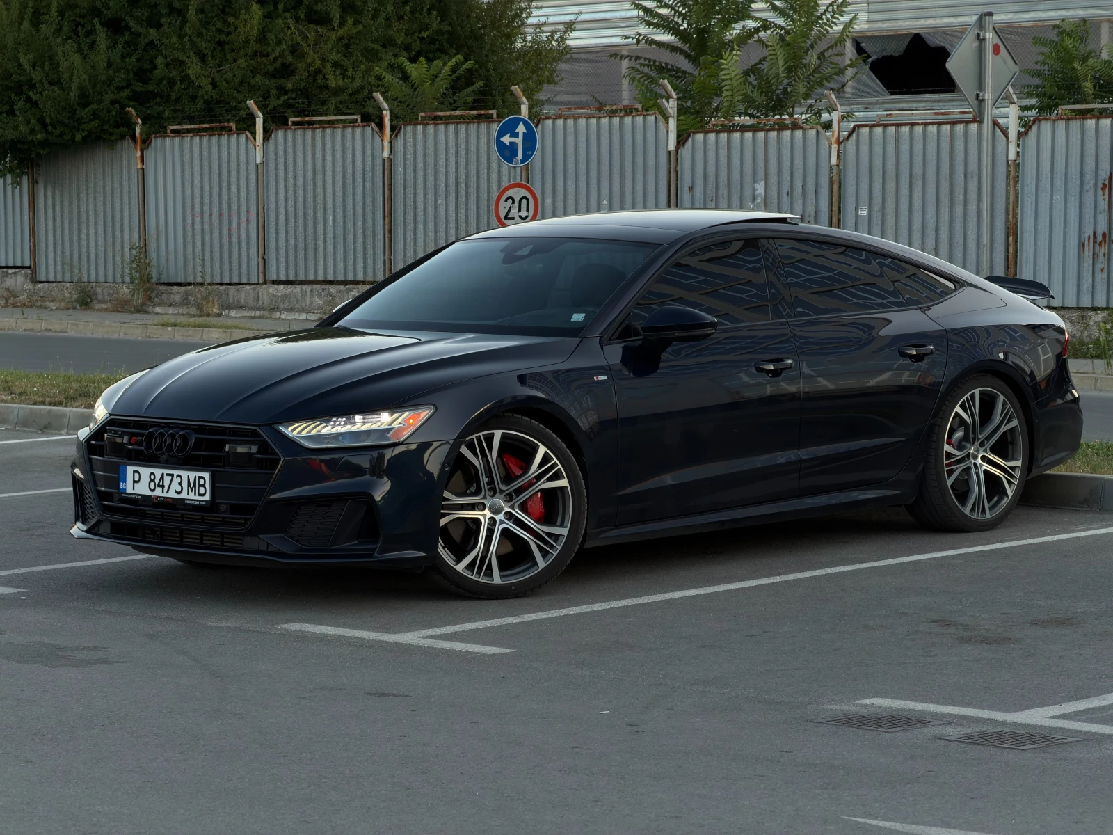 Audi A7 S-LINE* HUD* MATRIX* ОБДУХ* ДИСТ* 360* ПАНО* ВАКУУ, снимка 2 - Автомобили и джипове - 56041137
