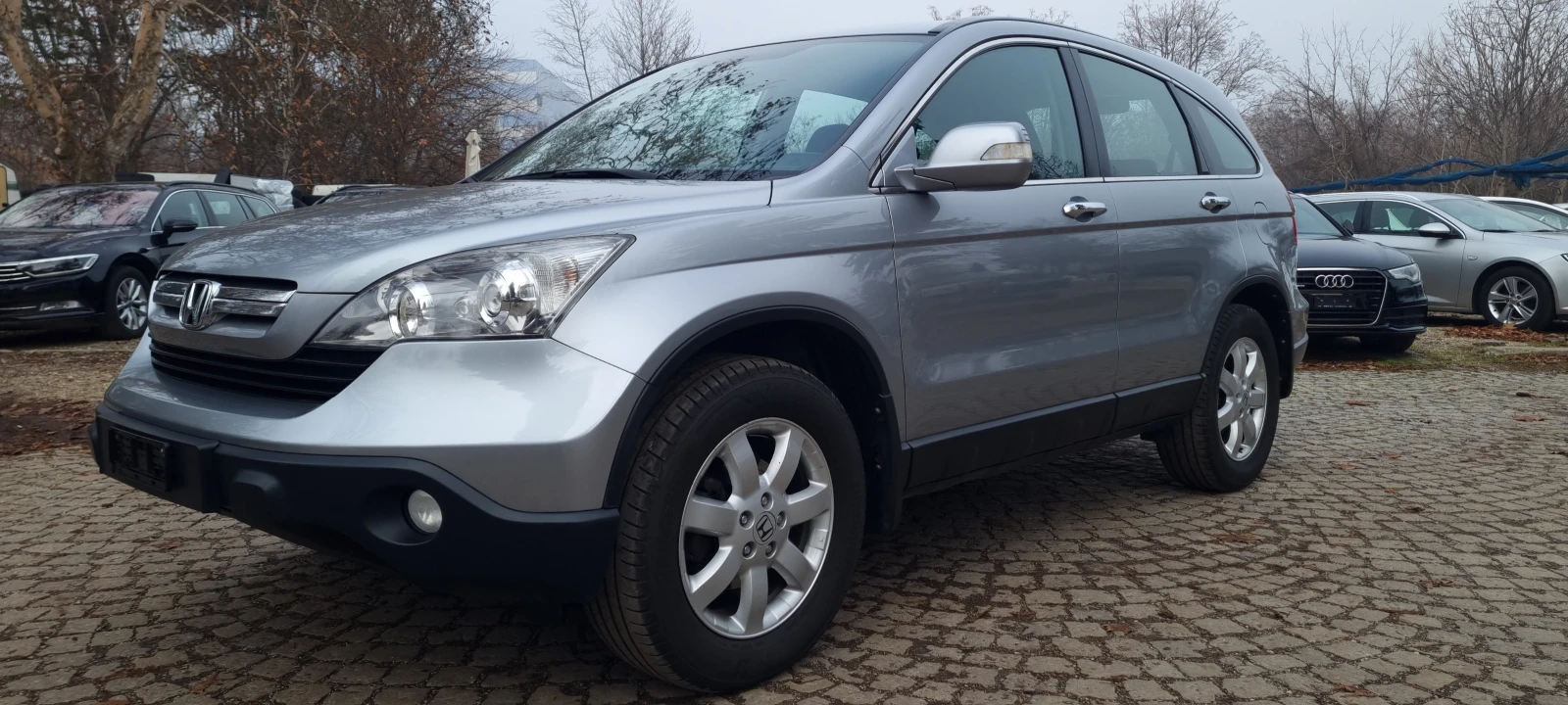 Honda Cr-v 2.0i * АВТОМАТИК* ОБСЛУЖЕН* СЕРВ. ИСТОРИЯ* ШВЕЙЦАР, снимка 1