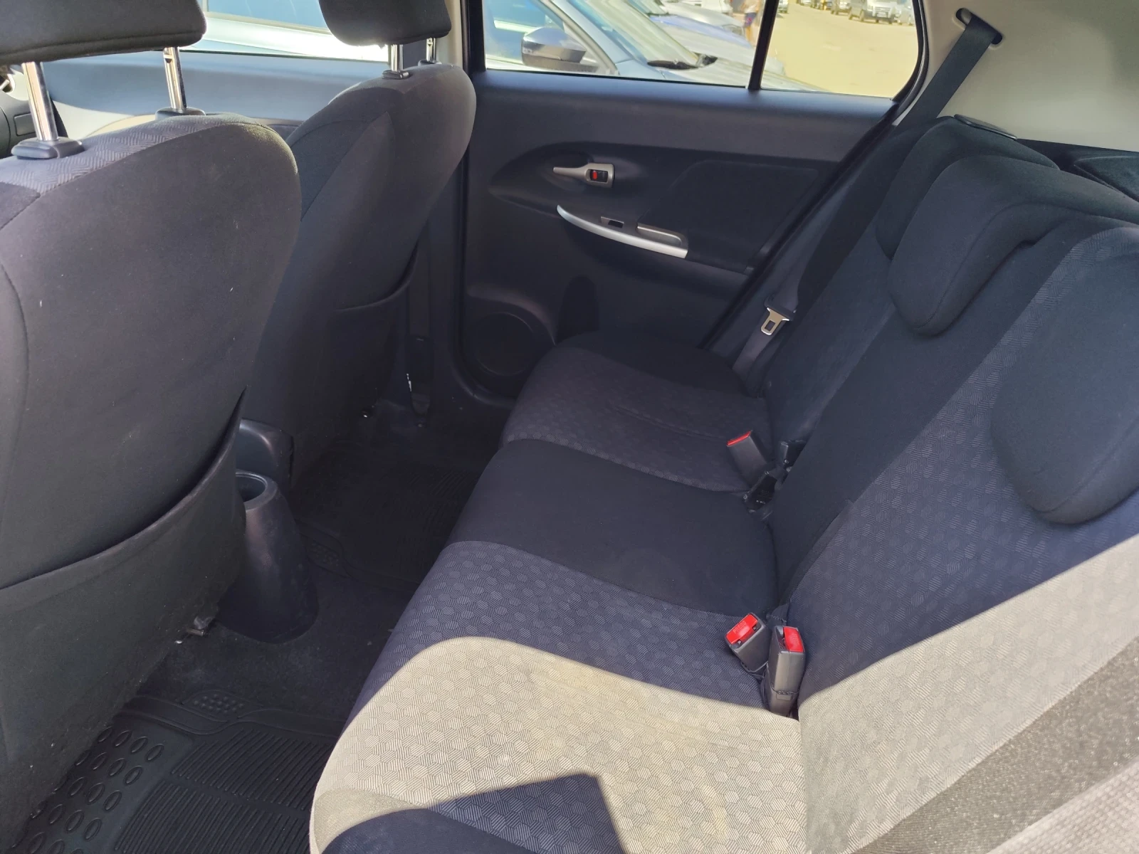 Toyota Urban Cruiser  - изображение 8
