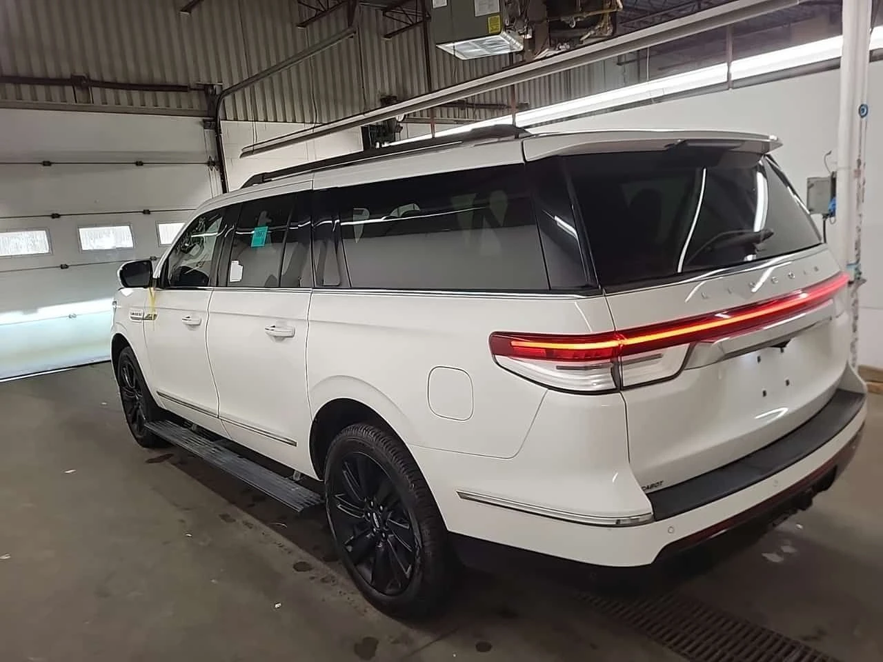 Lincoln Navigator RESERVE| ТЕЛЕВИЗОРИ| ОБДУХВАНЕ| 7 МЕСТА| , снимка 4 - Автомобили и джипове - 54790537
