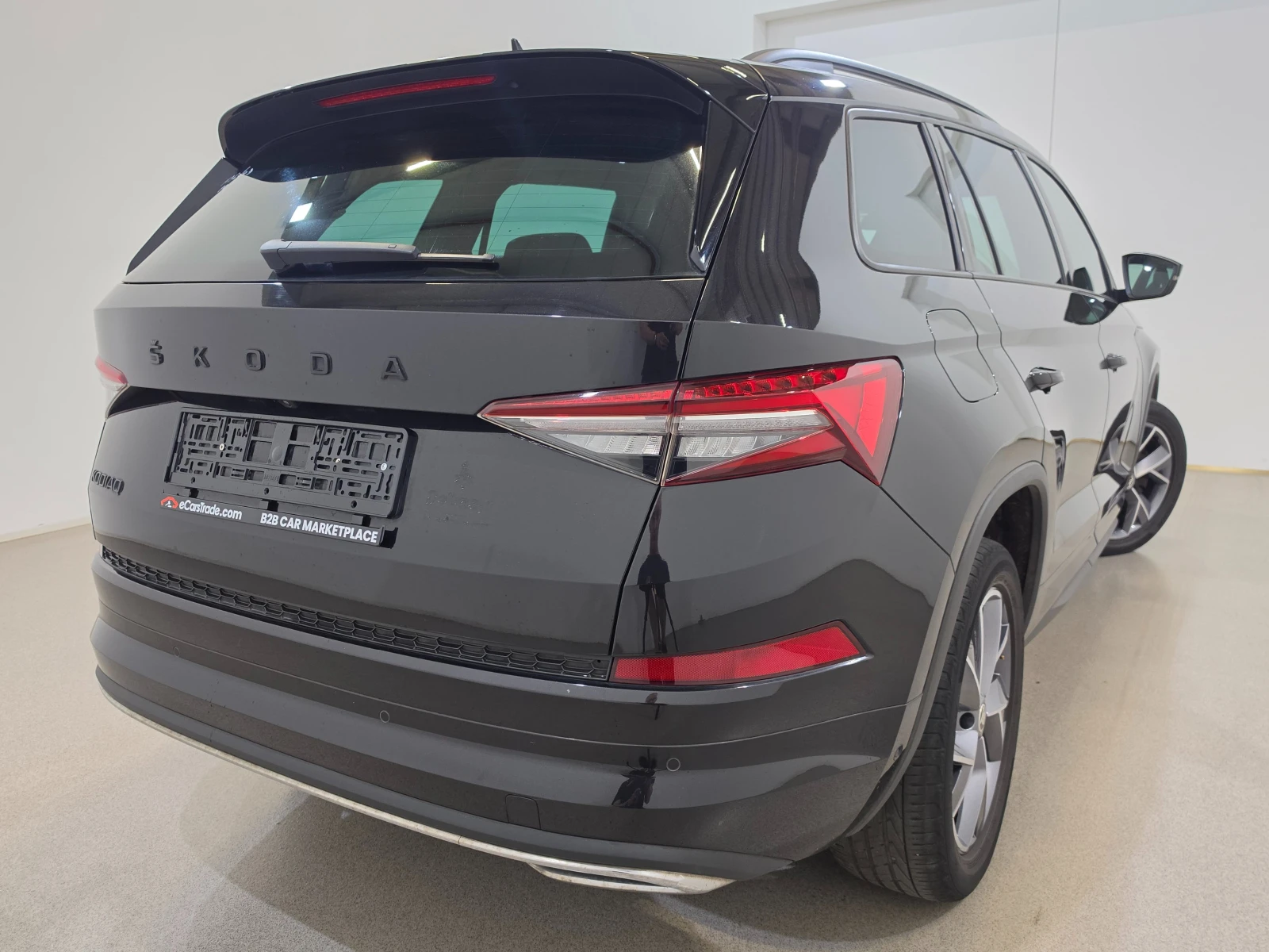 Skoda Kodiaq 2.0 CRTDI Sport-Line 7PL Virtual Navi Alcantara, снимка 7 - Автомобили и джипове - 55134825