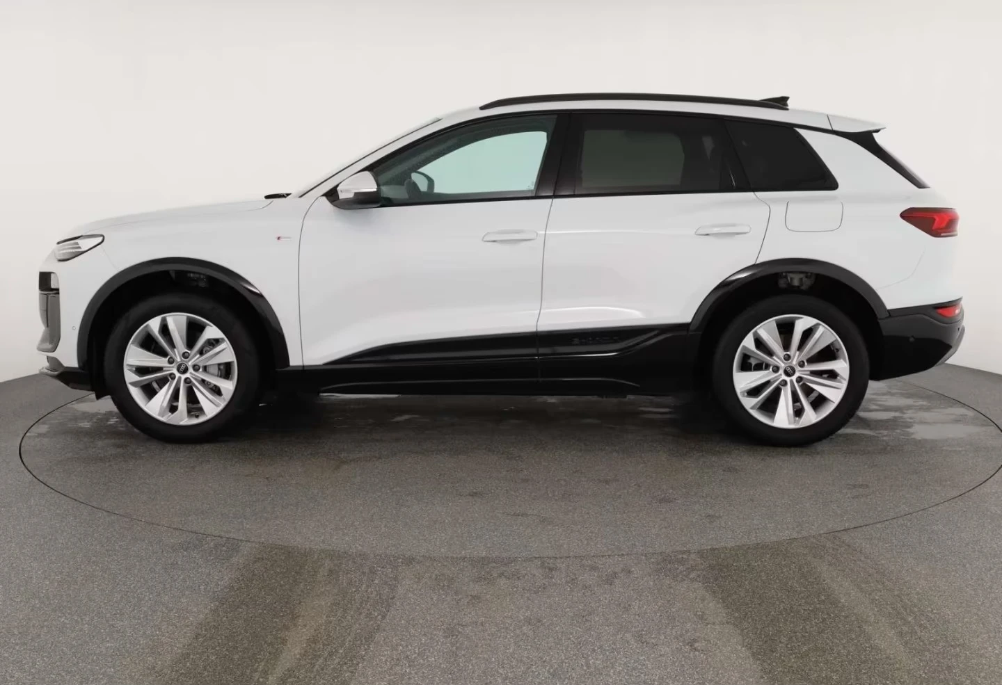 Audi Q6 E-TRON/ S-LINE/ 360/ TECH PACK/  VIRTUAL COCKPIT +, снимка 3 - Автомобили и джипове - 55199985