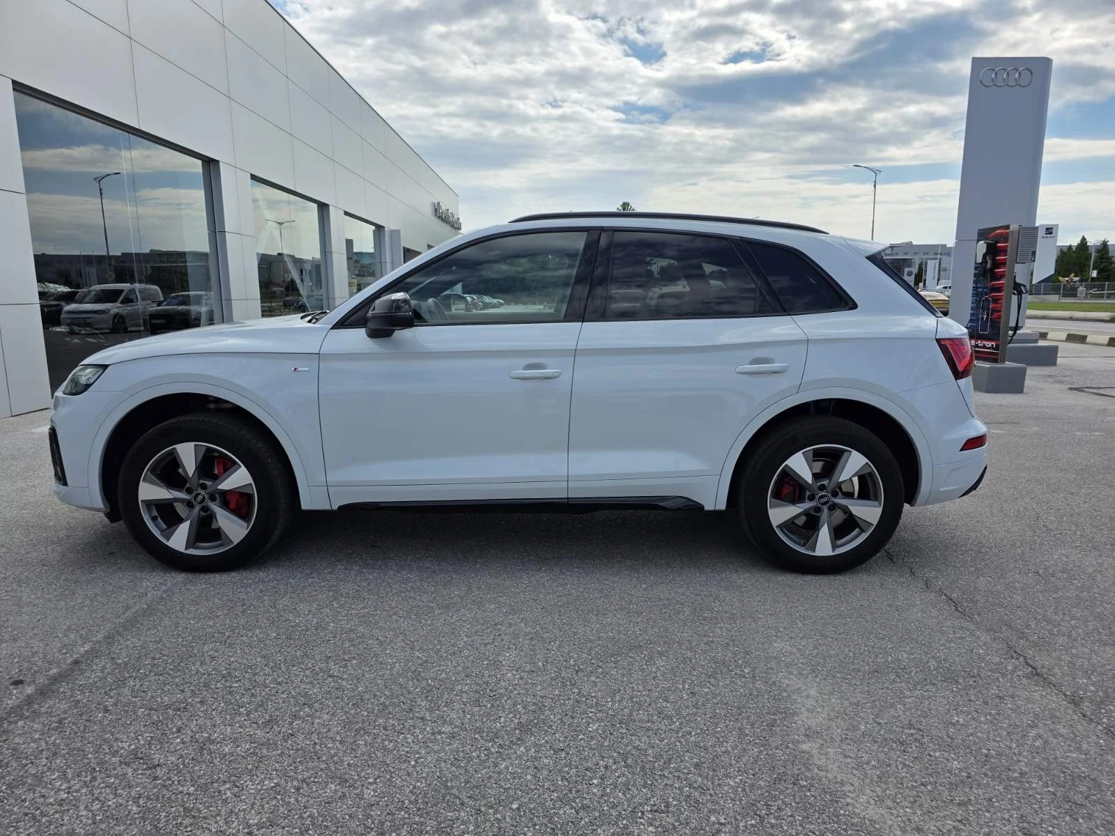 Audi Q5, снимка 16 - Автомобили и джипове - 55254112