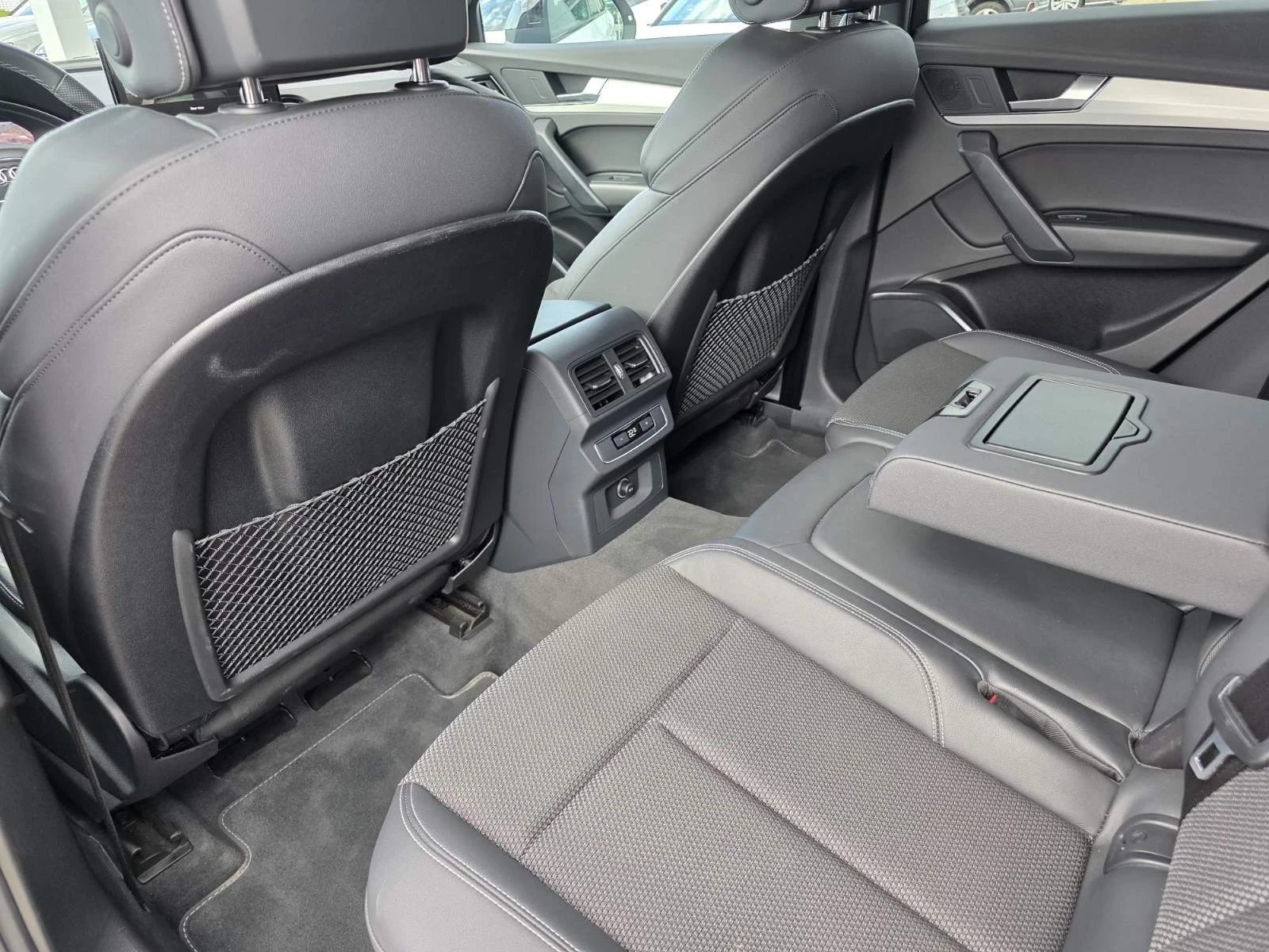 Audi Q5, снимка 9 - Автомобили и джипове - 55254112