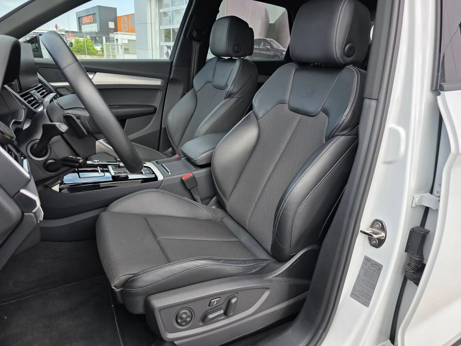 Audi Q5, снимка 17 - Автомобили и джипове - 55254112