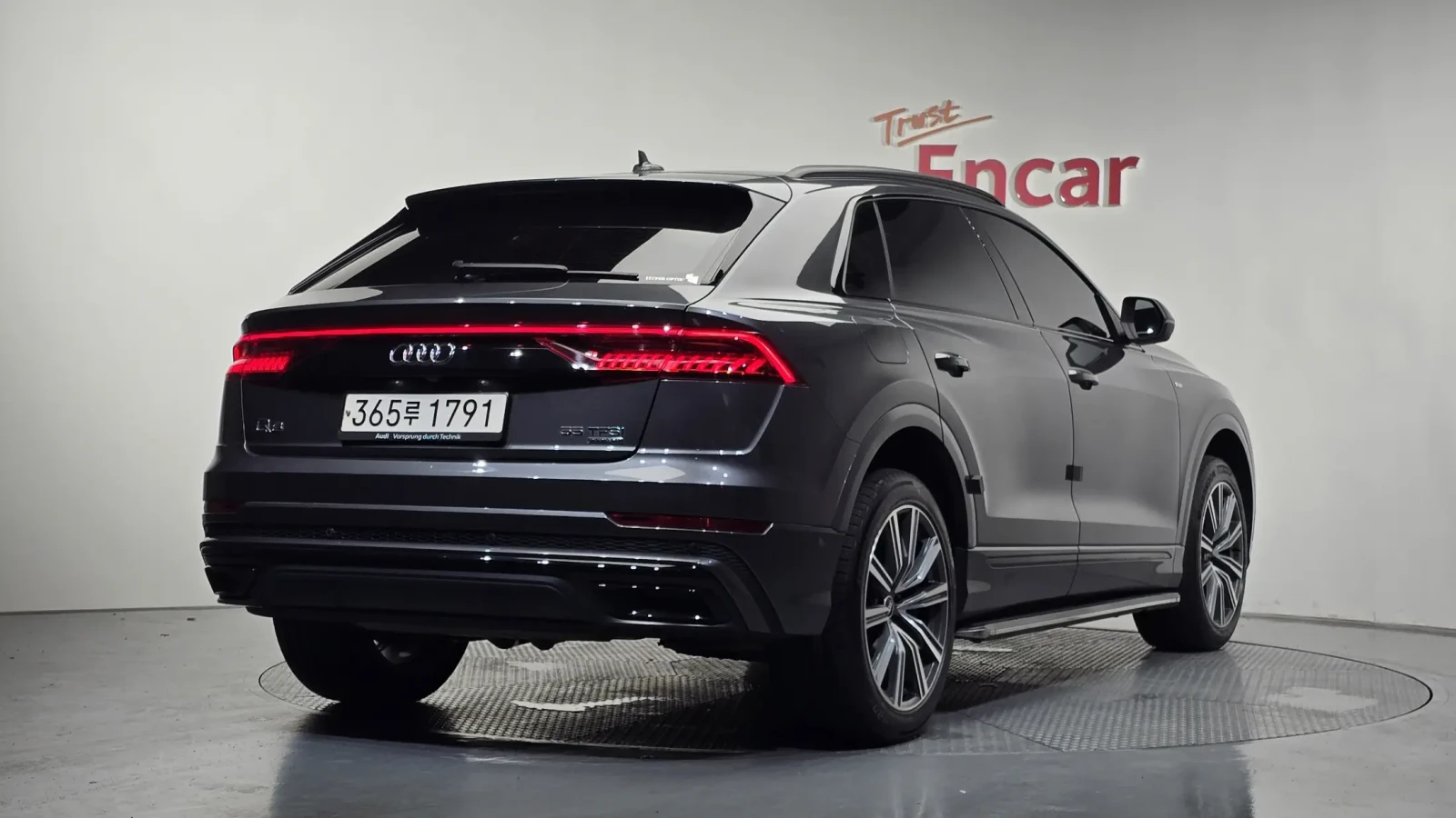Audi Q8 55 TFSI PRESTIGE| DISTRONIC| B&O| MASSAGE| PANO| , снимка 4 - Автомобили и джипове - 55422148