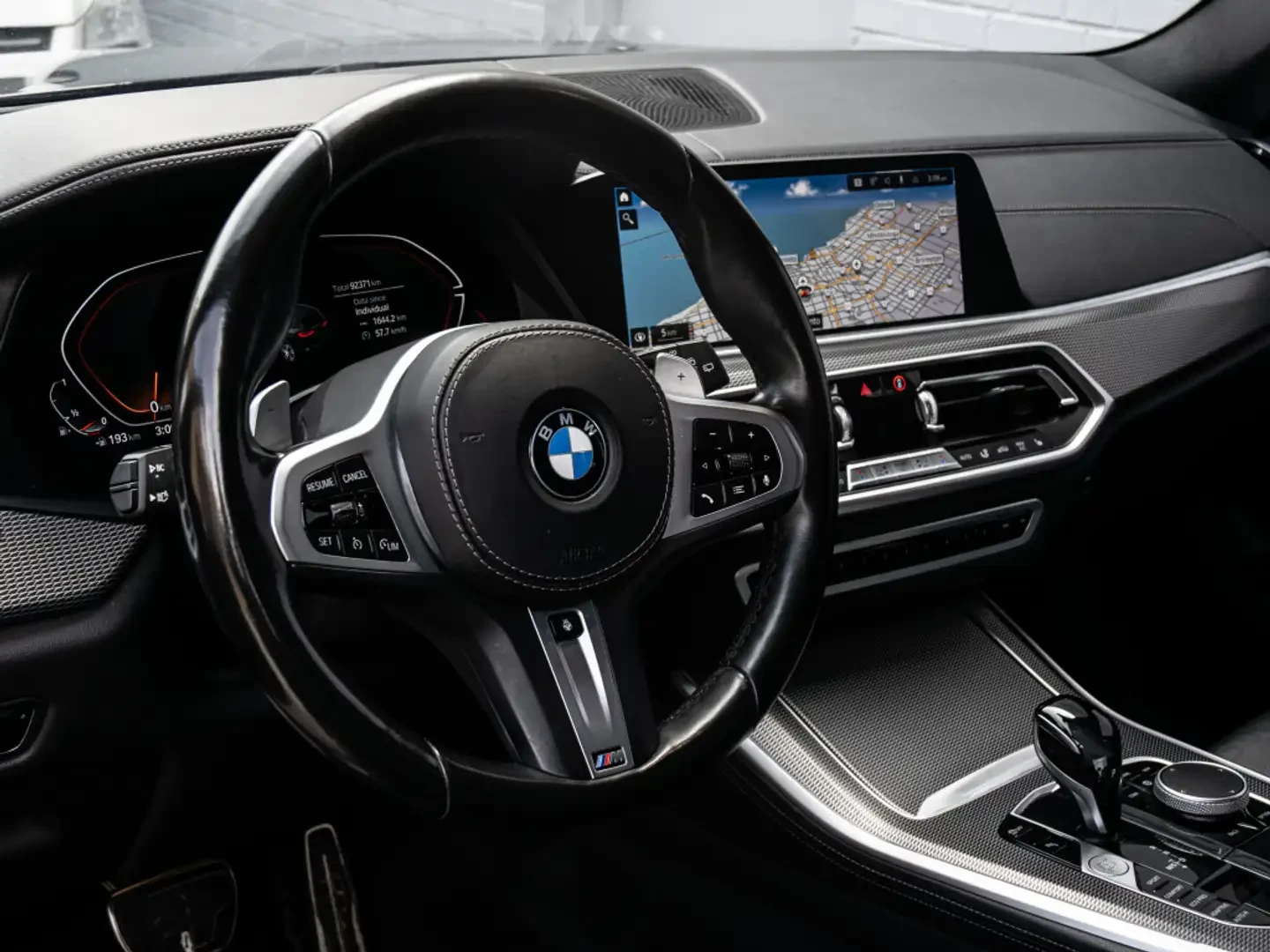 BMW X5 x40i* M-Pack* H/K* Soft Close* 360* Pano* Carbon, снимка 7 - Автомобили и джипове - 55644656