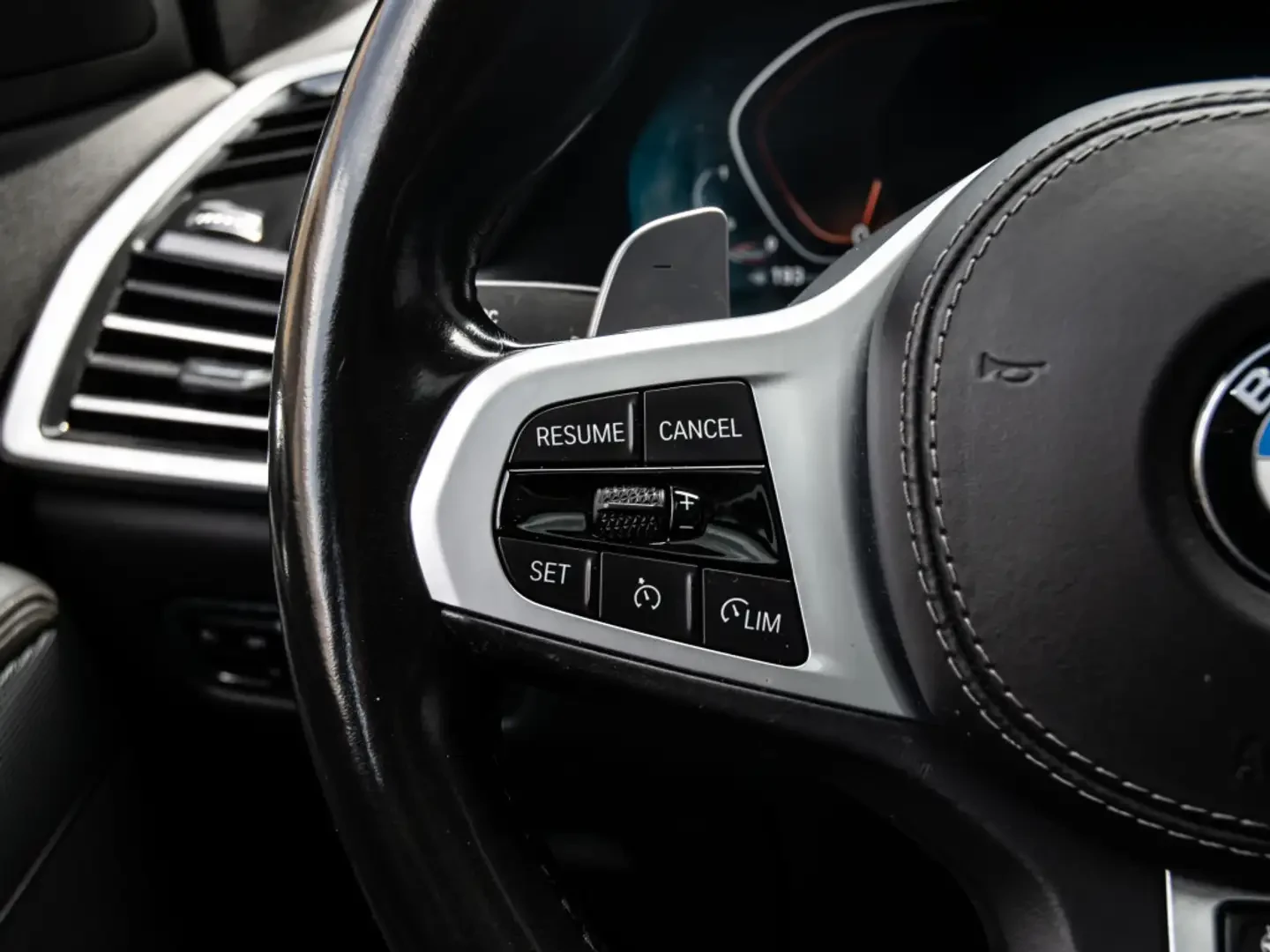 BMW X5 x40i* M-Pack* H/K* Soft Close* 360* Pano* Carbon, снимка 9 - Автомобили и джипове - 55644656