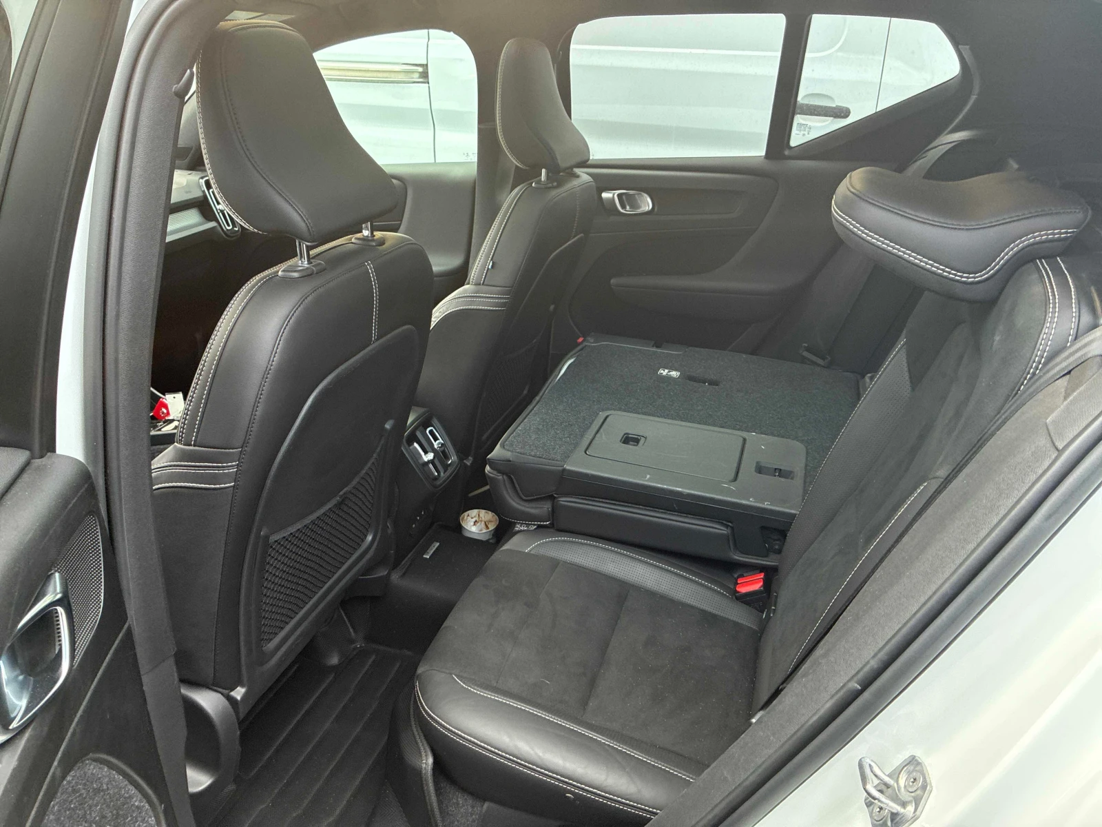 Volvo XC40 R Design / 360 / CARFAX / АВТОКРЕДИТ , снимка 12 - Автомобили и джипове - 55831026