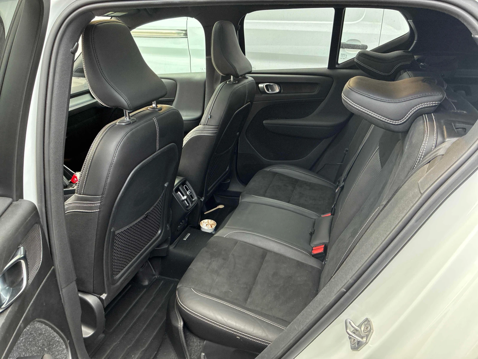 Volvo XC40 R Design / 360 / CARFAX / АВТОКРЕДИТ , снимка 13 - Автомобили и джипове - 55831026