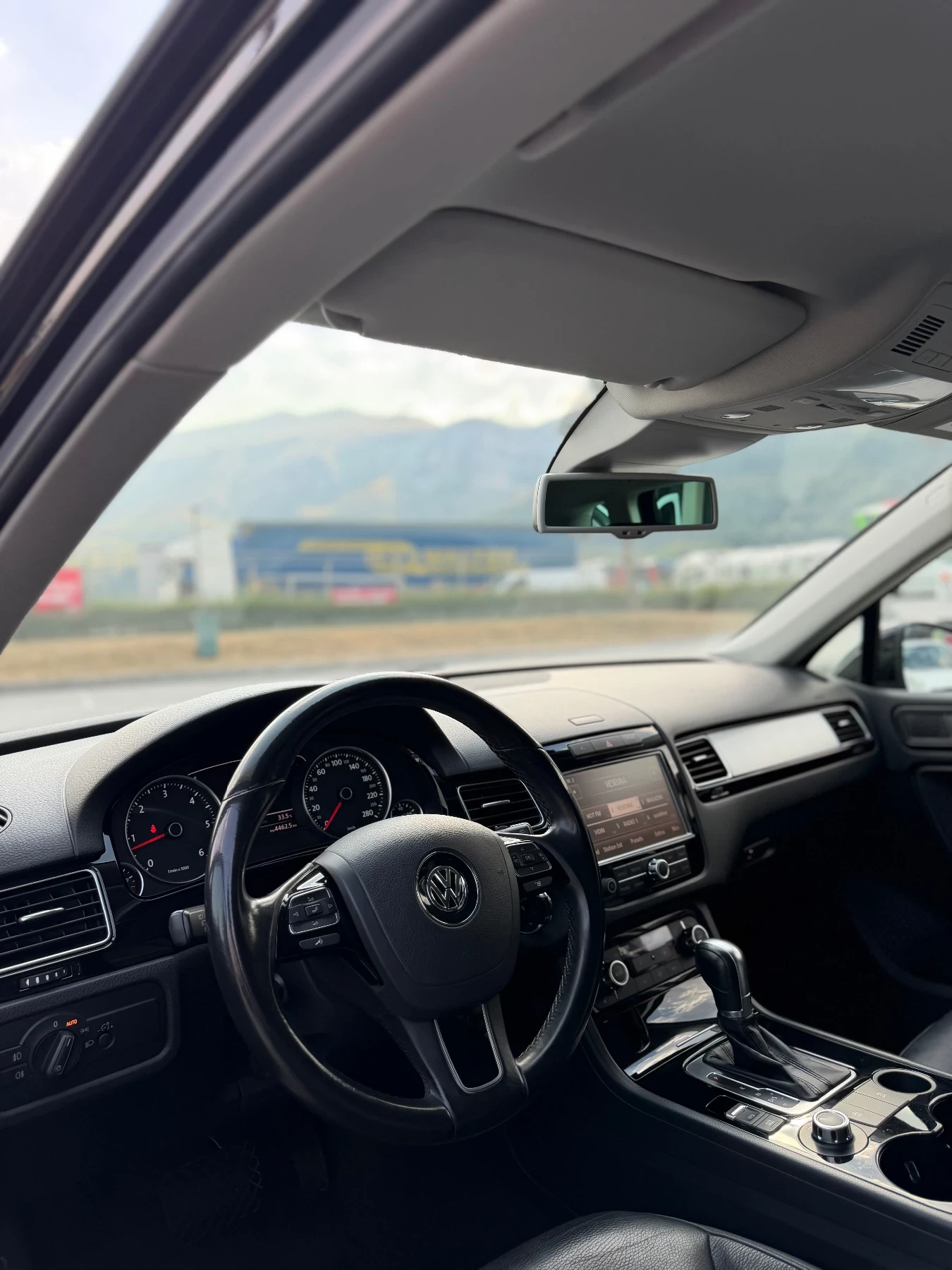 VW Touareg, снимка 6 - Автомобили и джипове - 56034531