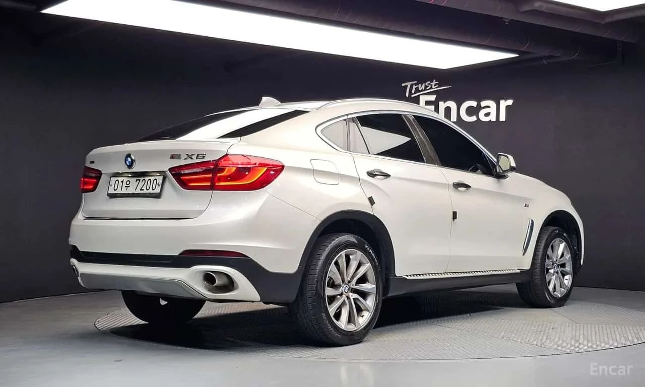 BMW X6 XDRIVE30D * ФИКСИРАНА ЦЕНА ДО БЪЛАГАРИЯ* , снимка 2 - Автомобили и джипове - 56295536