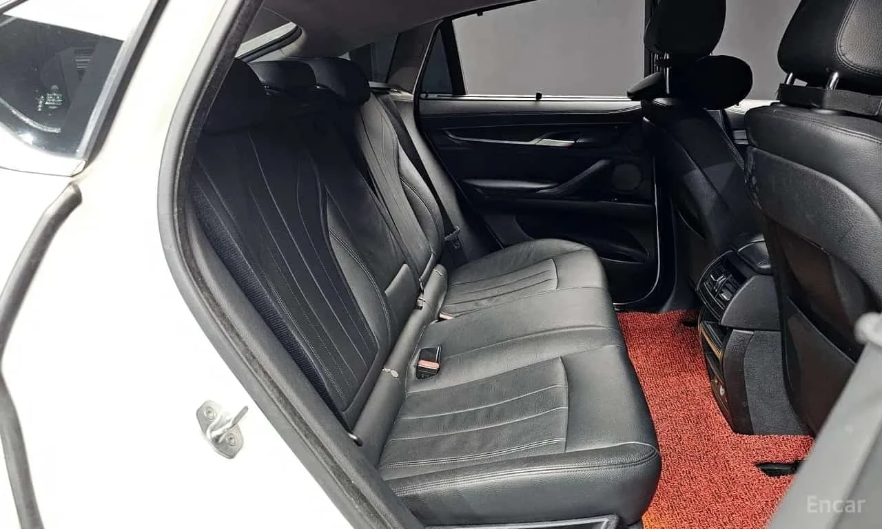 BMW X6 XDRIVE30D * ФИКСИРАНА ЦЕНА ДО БЪЛАГАРИЯ* , снимка 16 - Автомобили и джипове - 56295536