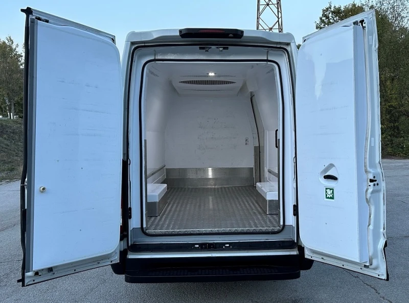 Iveco 35S18 HI-MATIC* ХЛАДИЛЕН* LED* КЛИМА* ВЪЗ.ВЪЗГЛАВНИЦИ, снимка 7 - Бусове и автобуси - 51841204