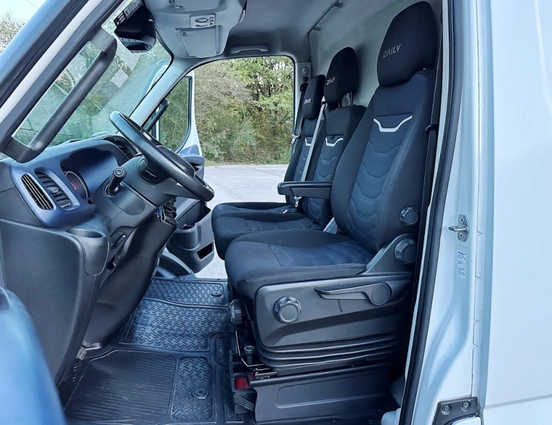 Iveco 35S18 HI-MATIC* ХЛАДИЛЕН* LED* КЛИМА* ВЪЗ.ВЪЗГЛАВНИЦИ, снимка 9 - Бусове и автобуси - 51841204