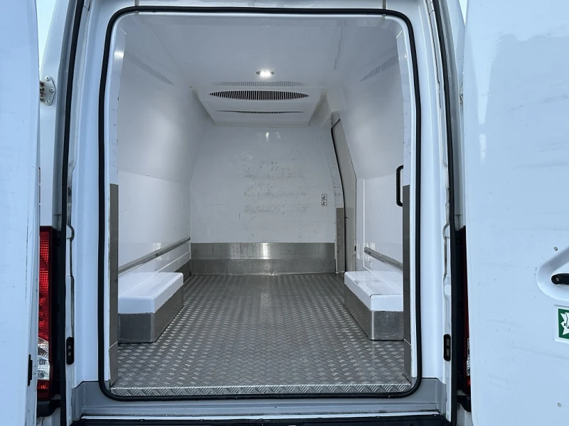 Iveco 35S18 HI-MATIC* ХЛАДИЛЕН* LED* КЛИМА* ВЪЗ.ВЪЗГЛАВНИЦИ, снимка 8 - Бусове и автобуси - 51841204