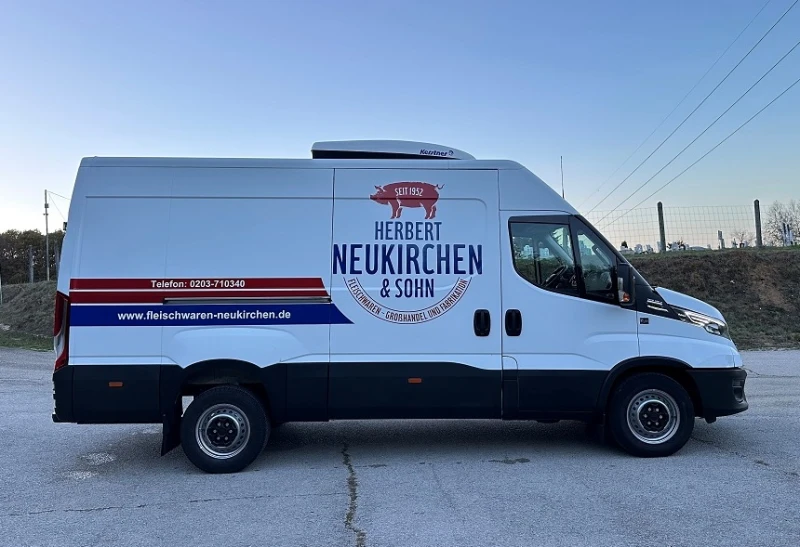 Iveco 35S18 HI-MATIC* ХЛАДИЛЕН* LED* КЛИМА* ВЪЗ.ВЪЗГЛАВНИЦИ, снимка 4 - Бусове и автобуси - 51841204