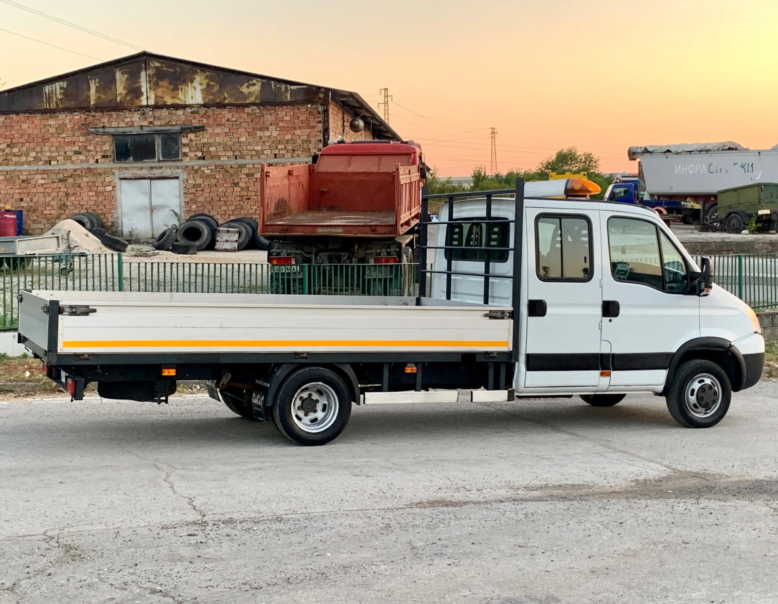Iveco Daily .0* 7МЕСТА* 4.20М МАКСИ БАЗА* КЛИМА* ВСИЧКИ ЕКСТР - изображение 4