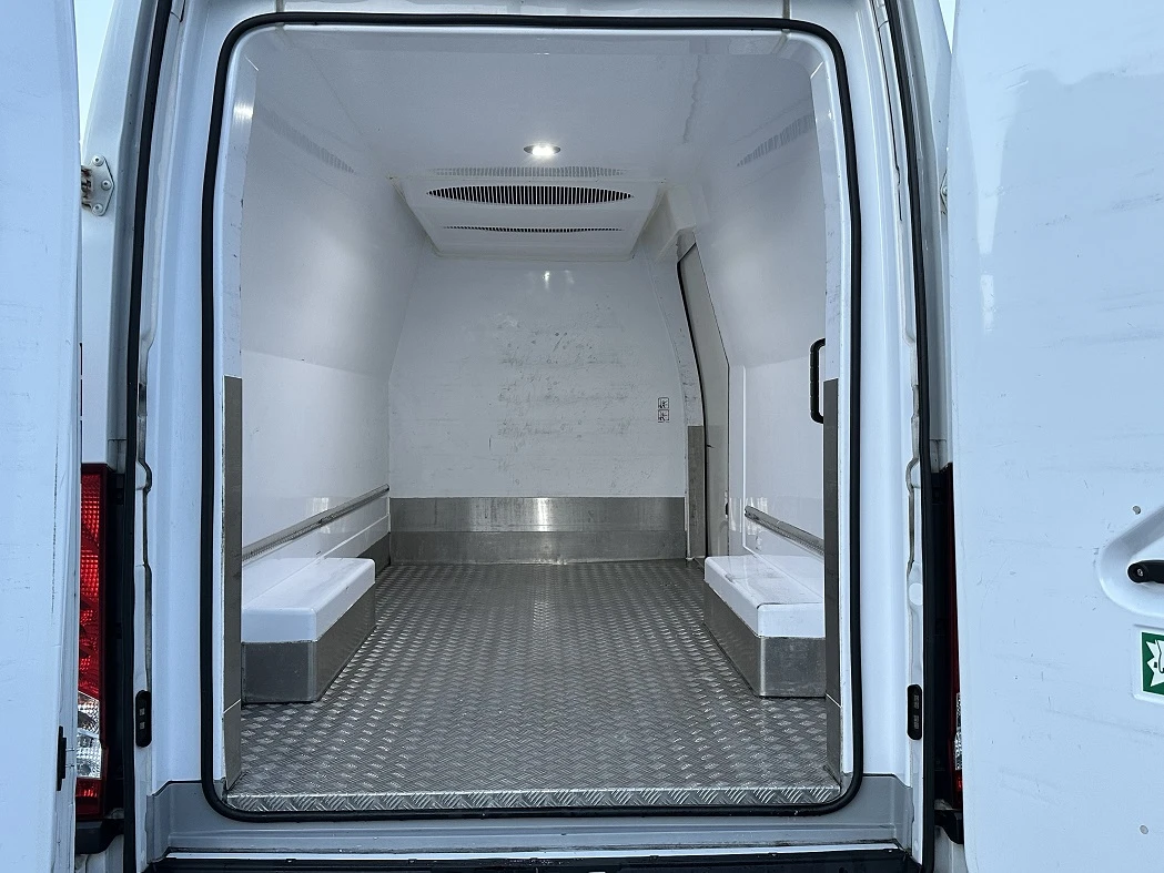 Iveco 35S18 HI-MATIC* ХЛАДИЛЕН* LED* КЛИМА* ВЪЗ.ВЪЗГЛАВНИЦИ - изображение 8