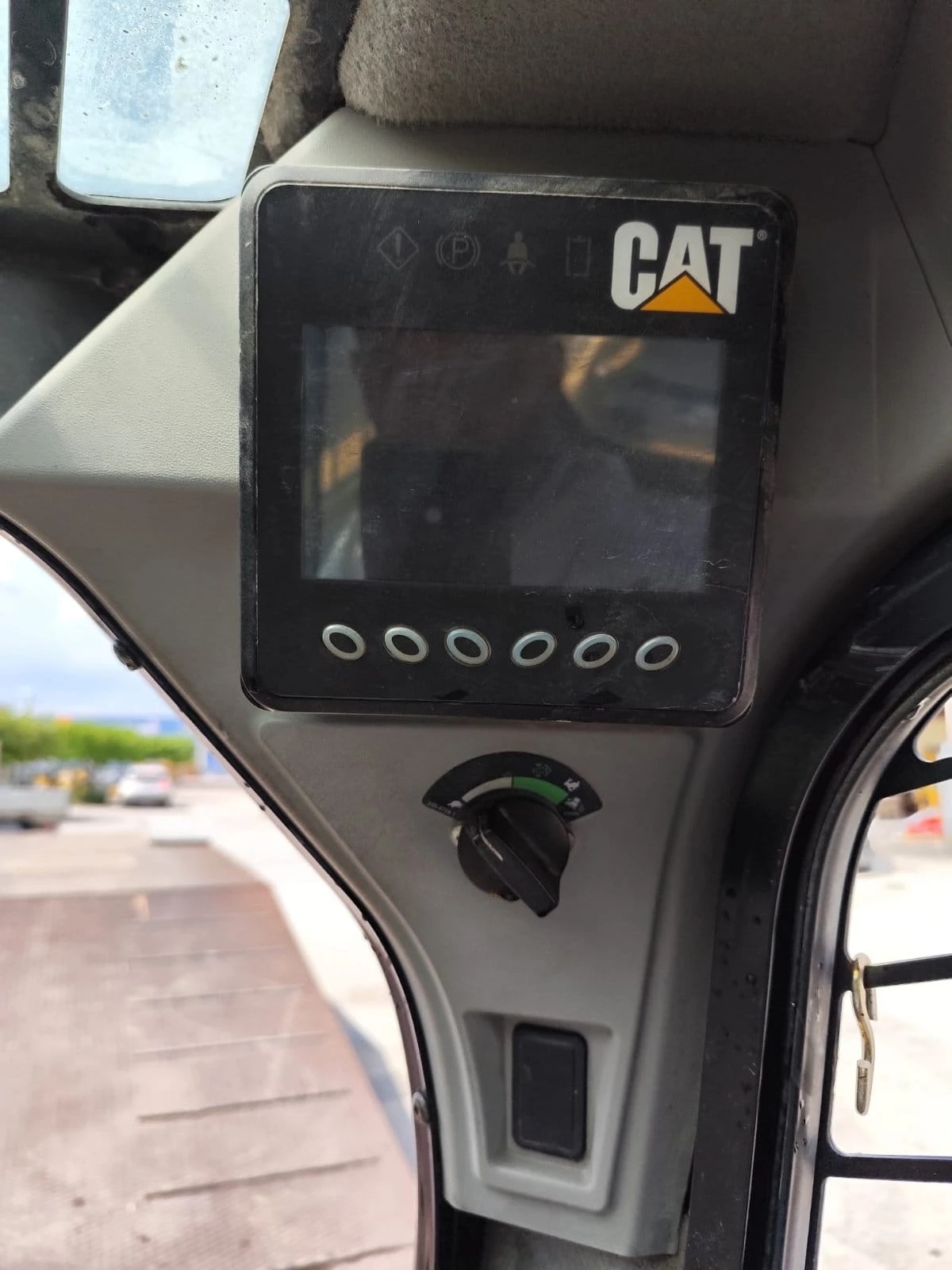 Мини челни товарачи Cat 246D3-КЛИМА+ ПАРНО-УНИКАТ - изображение 5