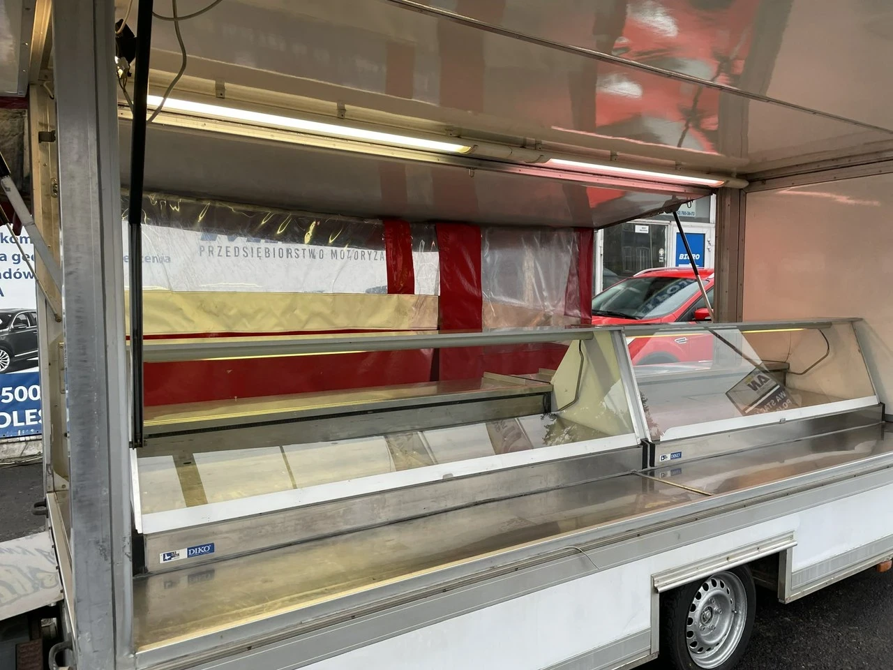 Каравана Adria МАГАЗИН МЕСО И МЛЕЧНИ ПРОДУКТИ  - изображение 5