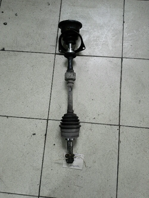 Полуоска предна лява Мицубиши Спейс Стар 1.3Б