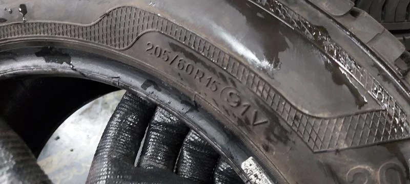 Гуми Летни 205/60R15, снимка 4 - Гуми и джанти - 31149321