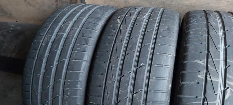 Гуми Летни 255/40R19, снимка 3 - Гуми и джанти - 35148130