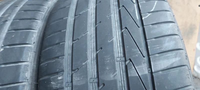 Гуми Летни 255/40R19, снимка 5 - Гуми и джанти - 35148130