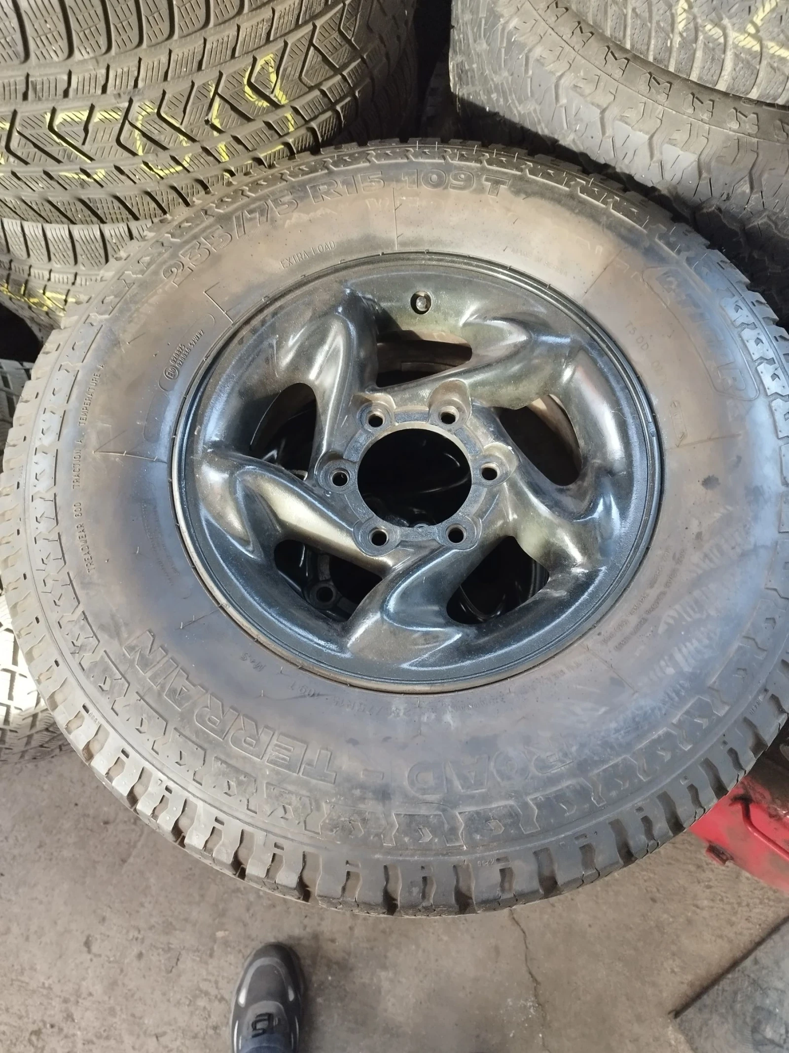 ���� � ������ 235/70R15 �� Mitsubishi Pajero | Mobile.bg � ����������� 1