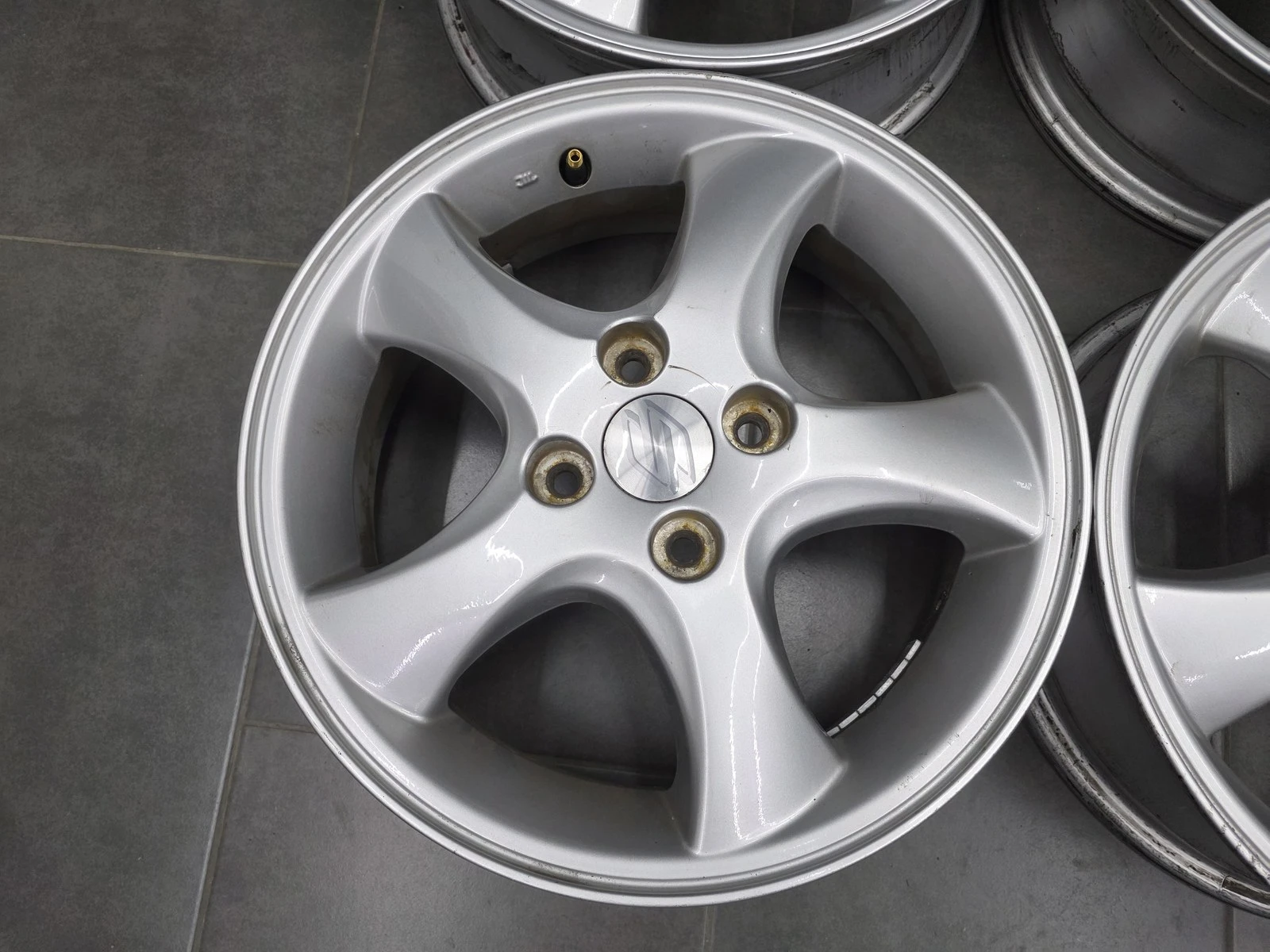 Джанти за Suzuki, снимка 5 - Гуми и джанти - 56723873