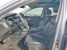 Audi E-Tron PRESTIGE* S-Line* 360* КОжа* Подгрев* Пано*  - 17700 € / 34618.19 лв. - 12125629 7
