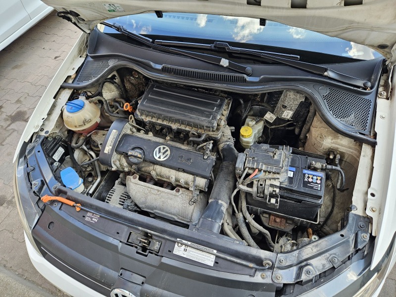 VW Polo VW Polo 1.4 бензин full, снимка 14 - Автомобили и джипове - 46103308