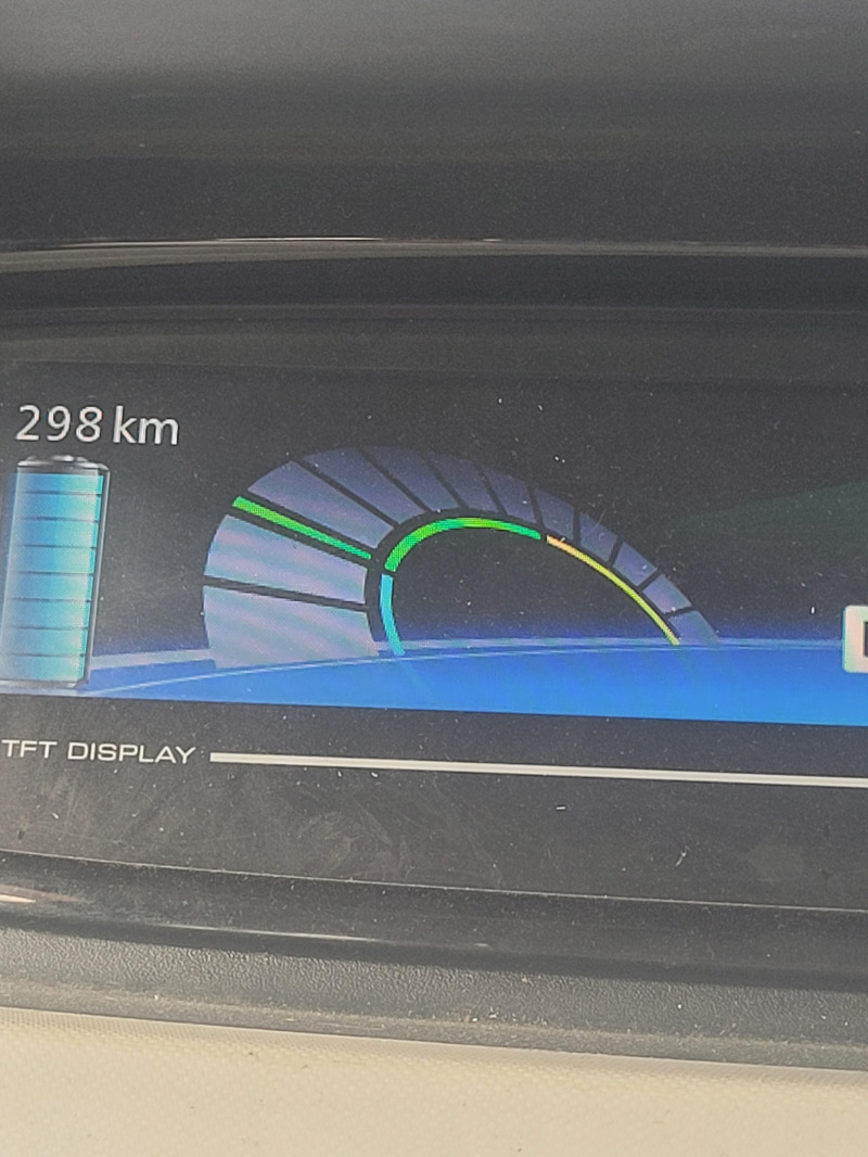 Renault Zoe Година: Май 2017 Пробег: 116500 km Гориво: Е, снимка 3 - Автомобили и джипове - 46452277