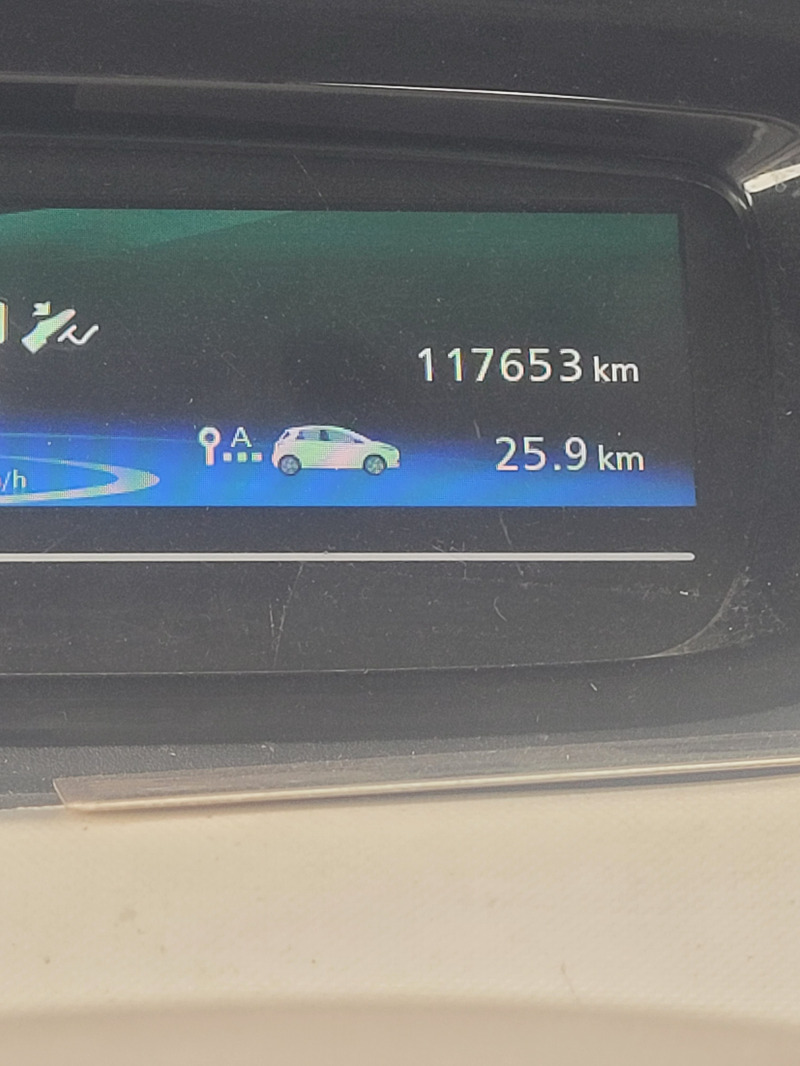 Renault Zoe Година: Май 2017 Пробег: 116500 km Гориво: Е, снимка 6 - Автомобили и джипове - 46452277