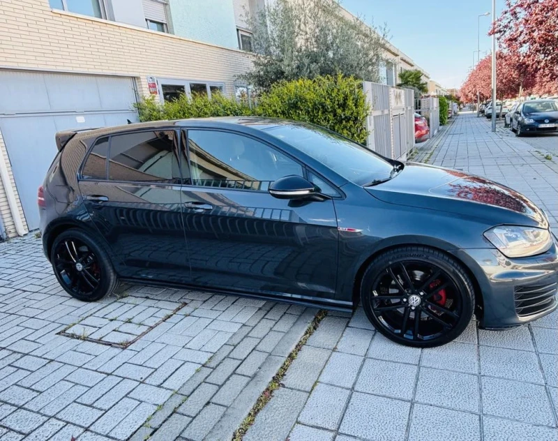 VW Golf, снимка 3 - Автомобили и джипове - 52317384