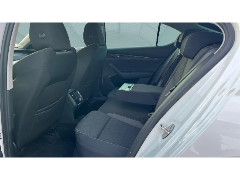 Skoda Octavia 2.0 TDi  M/T, Месечна вноска от 499 лв., снимка 12 - Автомобили и джипове - 52363007