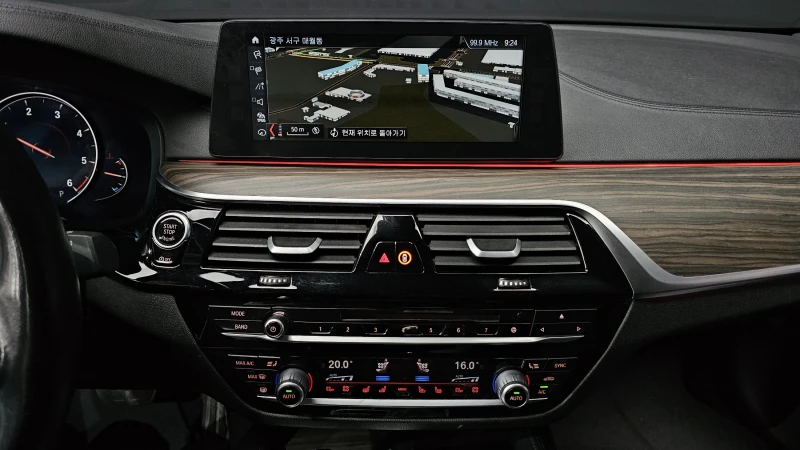 BMW 520 d M sport, снимка 11 - Автомобили и джипове - 52563206