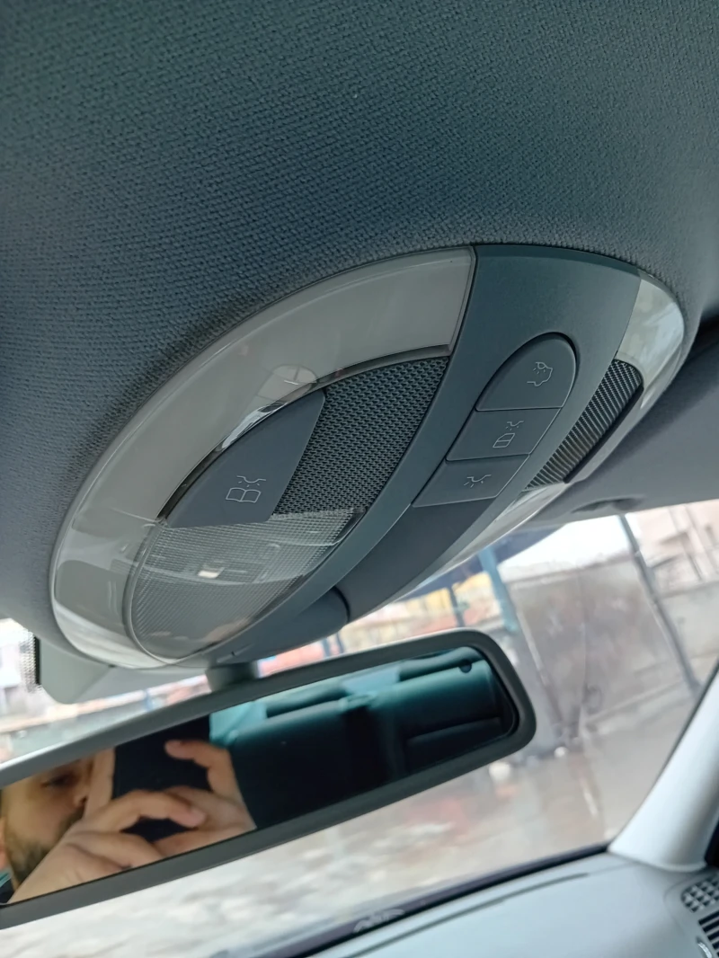 Mercedes-Benz E 220, снимка 5 - Автомобили и джипове - 53102235