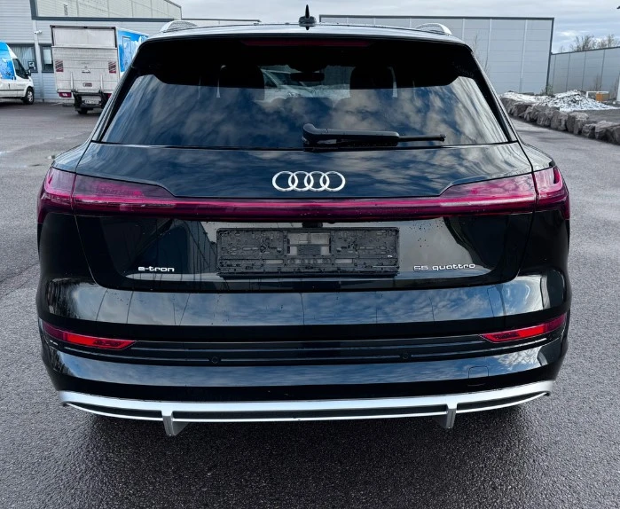 Audi E-Tron S-Line quattro - изображение 5
