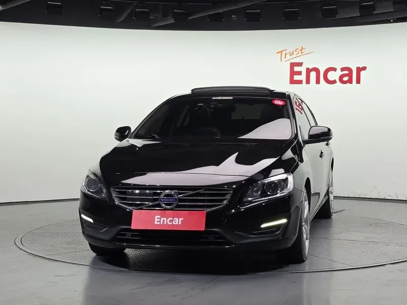 Volvo S60 D4, снимка 3 - Автомобили и джипове - 55559888