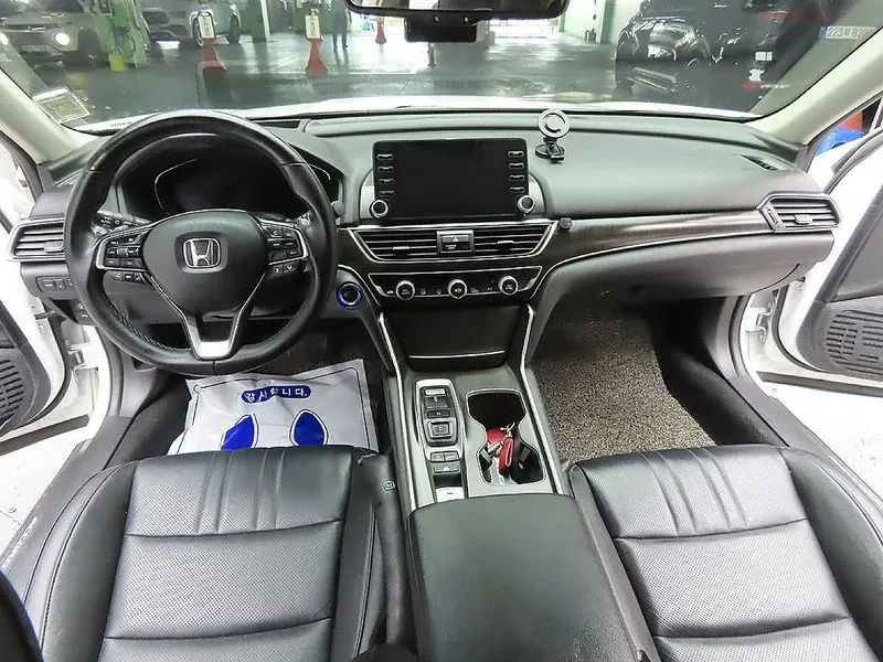 Honda Accord 10Th Generation 2.0 Hybrid Touring | Mobile.bg � ����������� 14