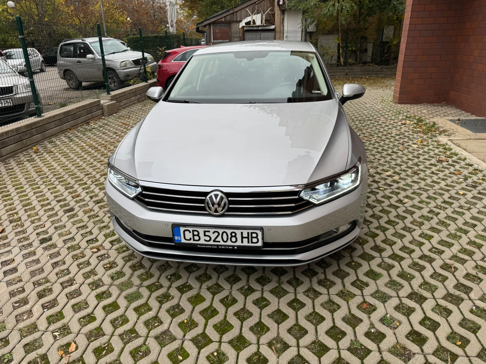 VW Passat 2.0 TDI 150kc DSG от VW България, снимка 1
