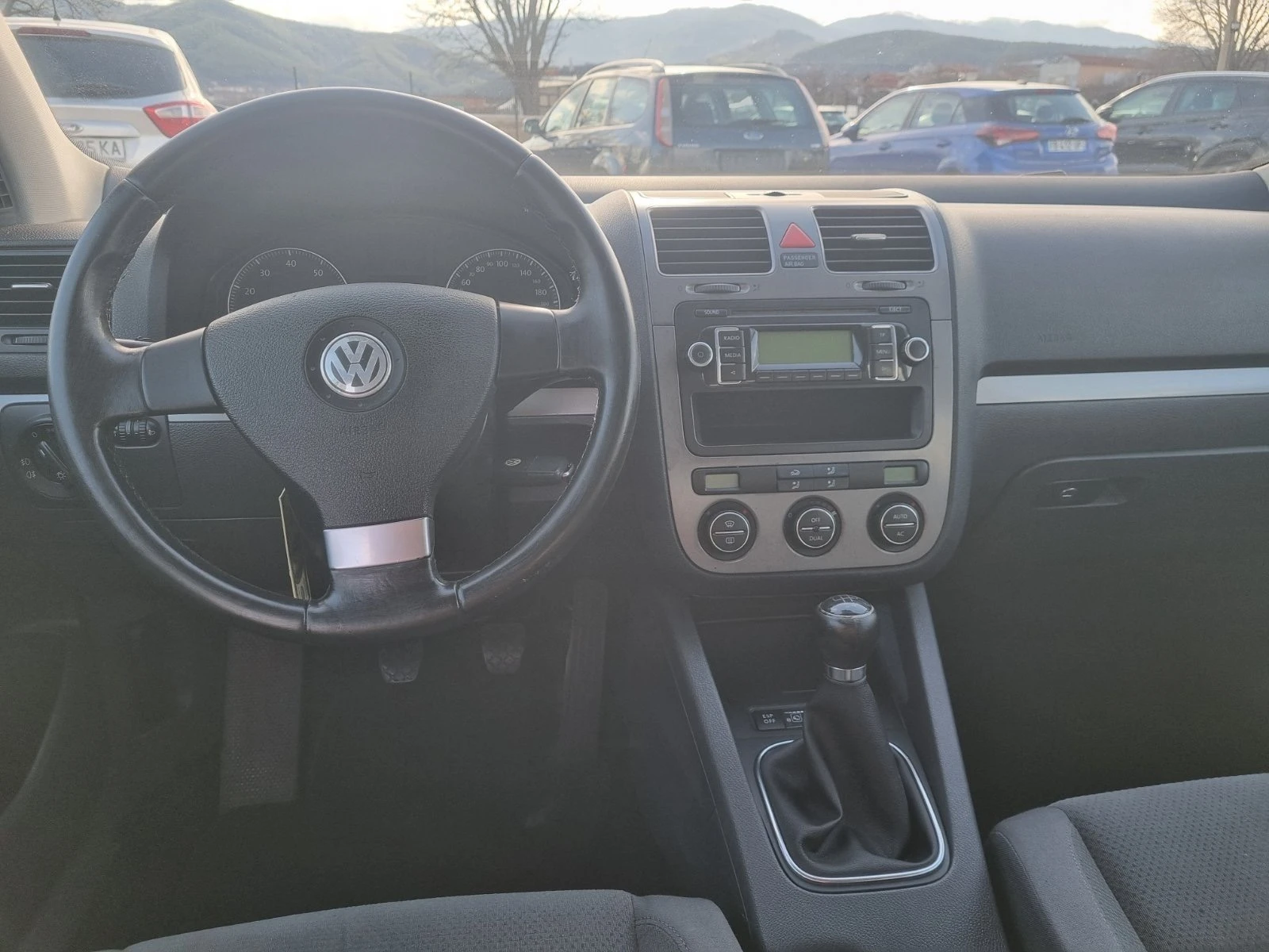 VW Golf 1.6см3/102кс/Газ-бензин. - изображение 7