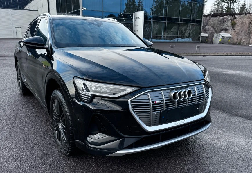 Audi E-Tron S-Line quattro - изображение 2