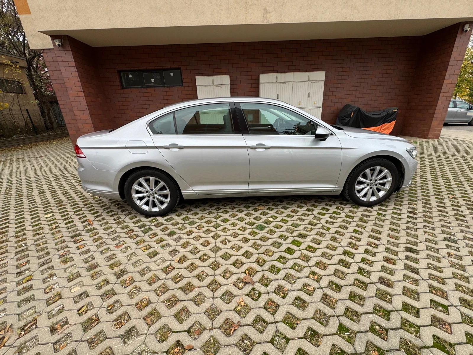 VW Passat 2.0 TDI 150kc DSG от VW България - изображение 7