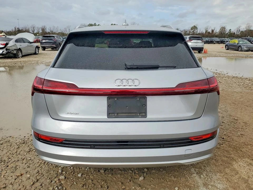 Audi E-Tron PRESTIGE* S-Line* 360* КОжа* Подгрев* Пано*  - изображение 6