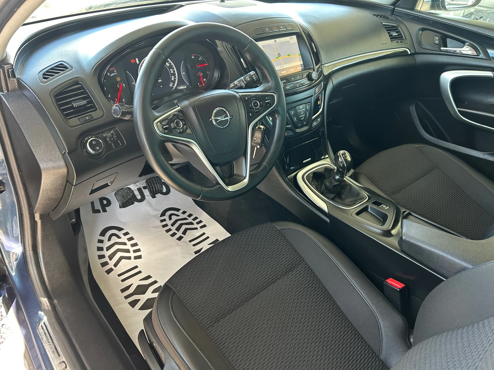 Opel Insignia 2.0d* 170k.c* COSMO* NAVI* FULL, снимка 7 - Автомобили и джипове - 53763859