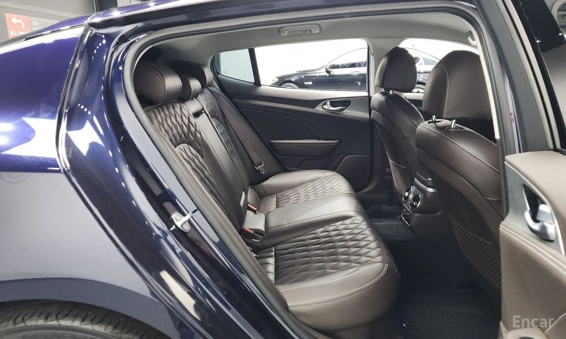 Kia Stinger PERFORMANCE PLUS* ПОДГРЕВ* ОБДУХВАНЕ* КАМЕРА, снимка 14 - Автомобили и джипове - 53906653